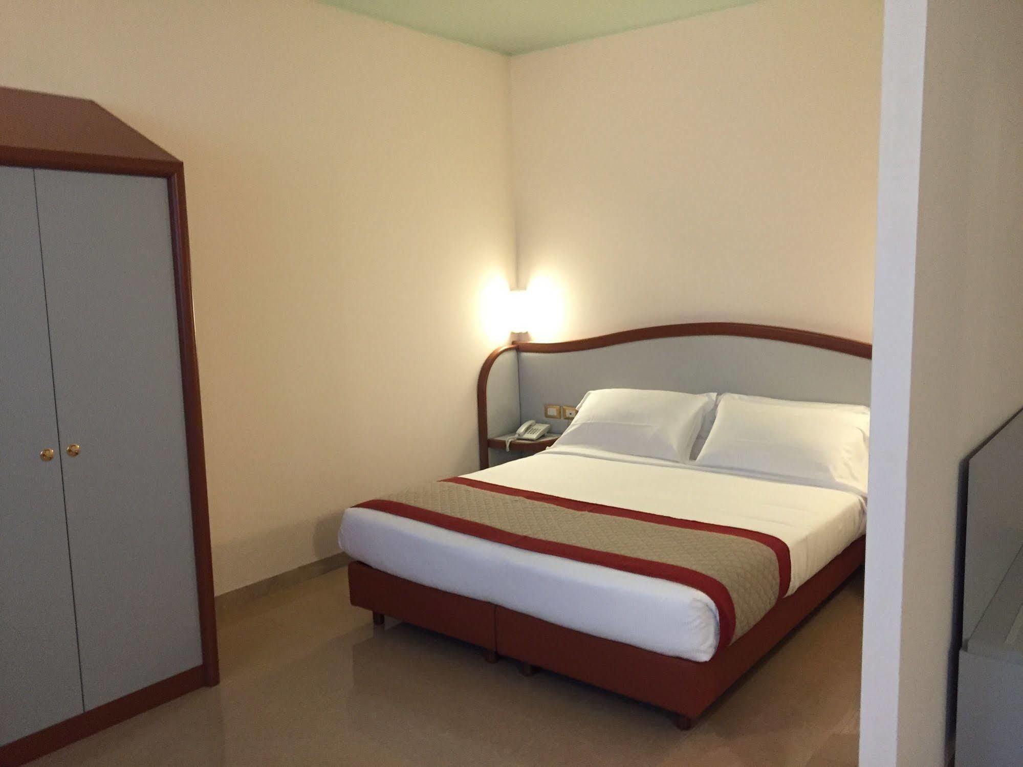 Hotel Verdi Vicenza Luaran gambar